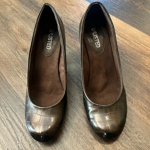 Womens UNLISTED Crocodile Print Metallic Brown Pumps Size 8